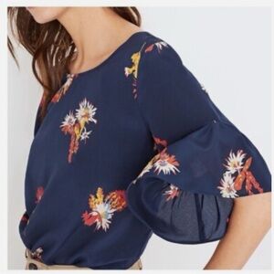 Madewell Navy cactus Floral Blouse size small flutter sleeve